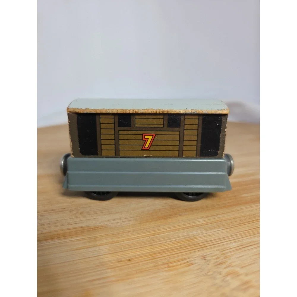 TOBY (1992) First Year Edition! Flat Magnets, Staples,  Thomas Wooden Trains EUC